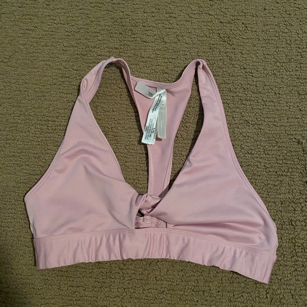 Victoria’s Secret Front Twist/Knot Sports Bra
